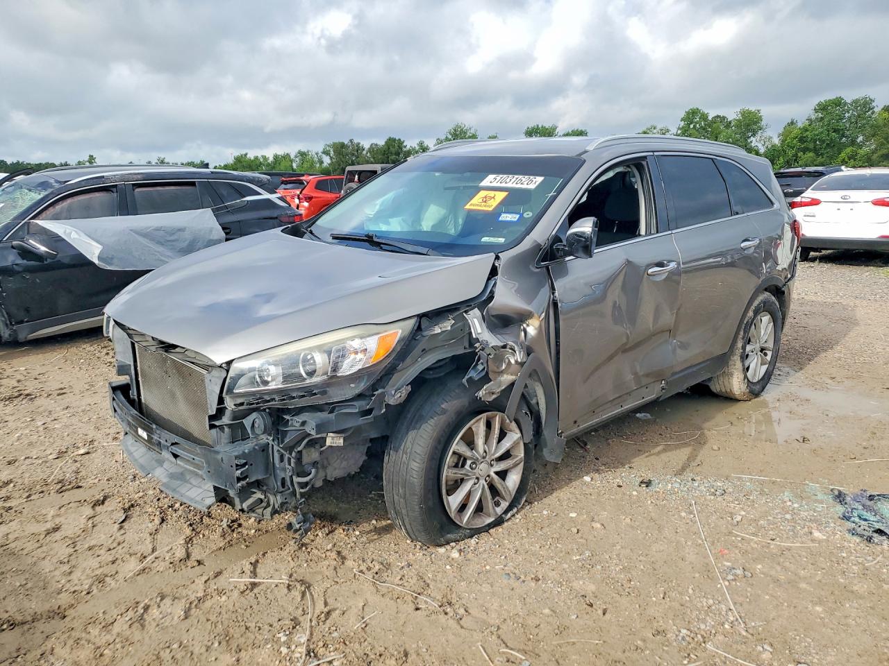Salvage Kia Sorento Image