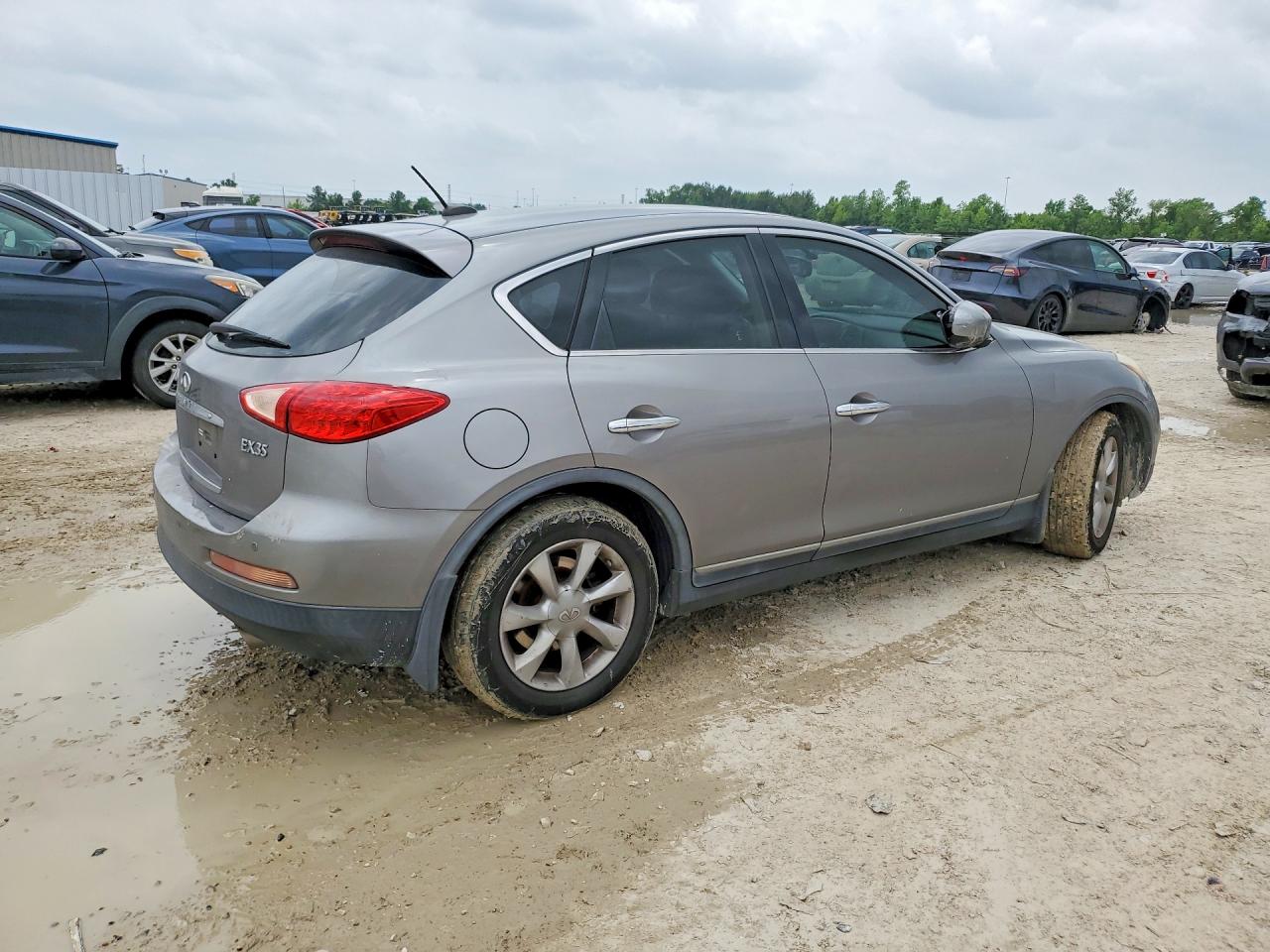 INFINITI Ex Base