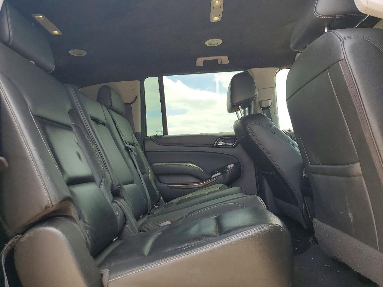 Chevrolet Suburban C1500 Lt
