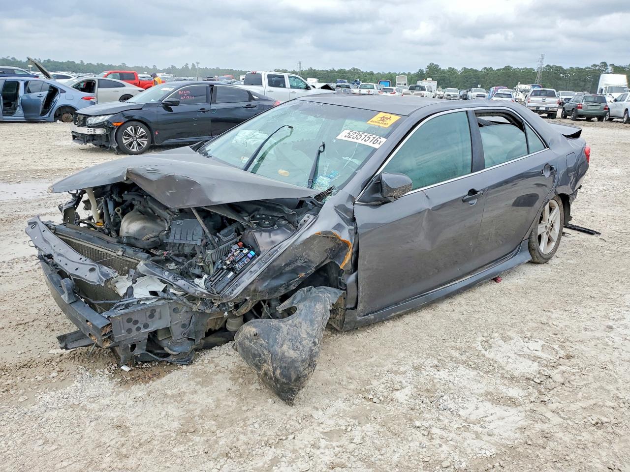 Salvage Toyota Camry Image