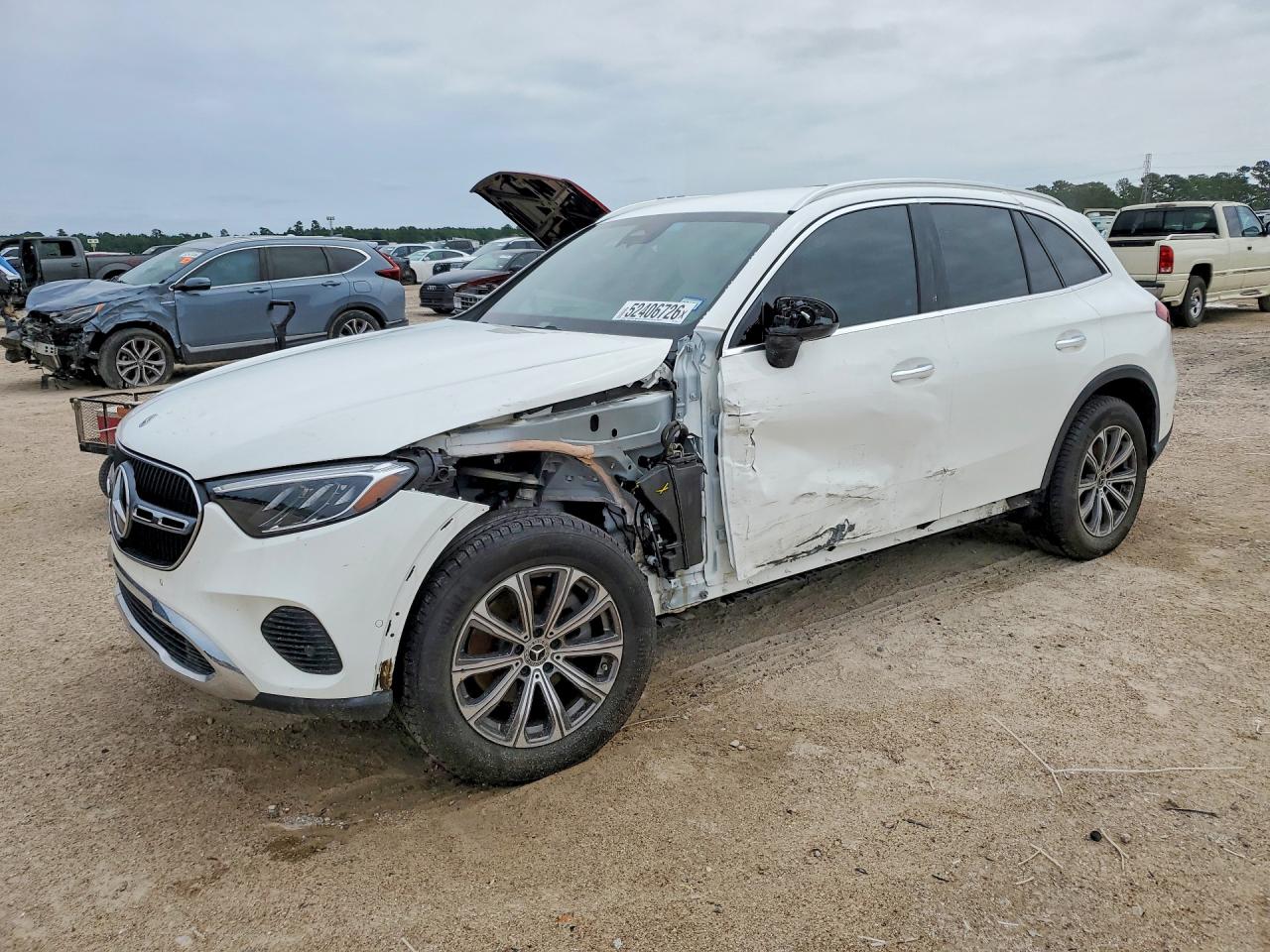 Salvage Mercedes-Benz GLC Image