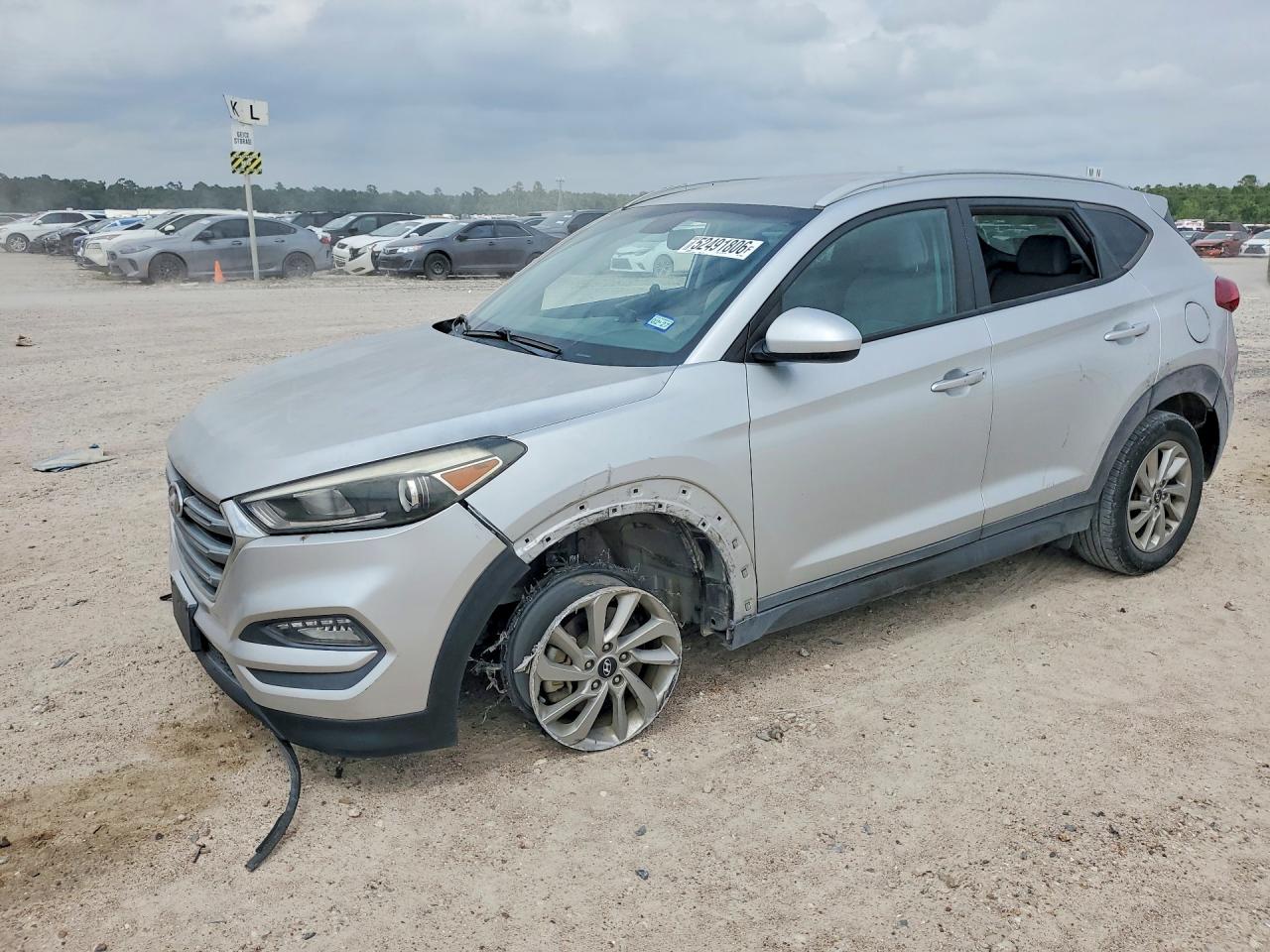 Salvage Hyundai TUCSON Image
