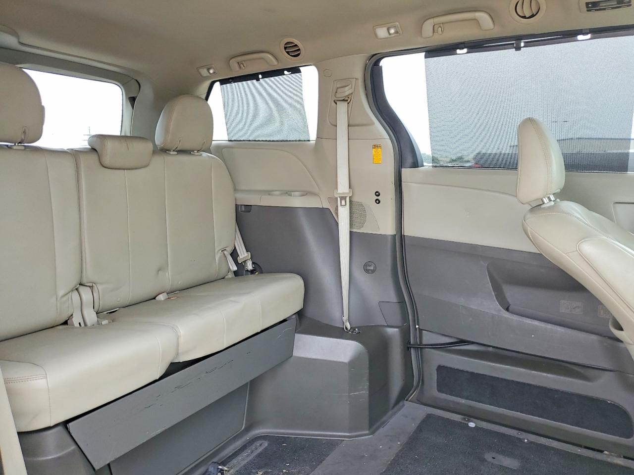 Toyota Sienna Xle 8-passenger