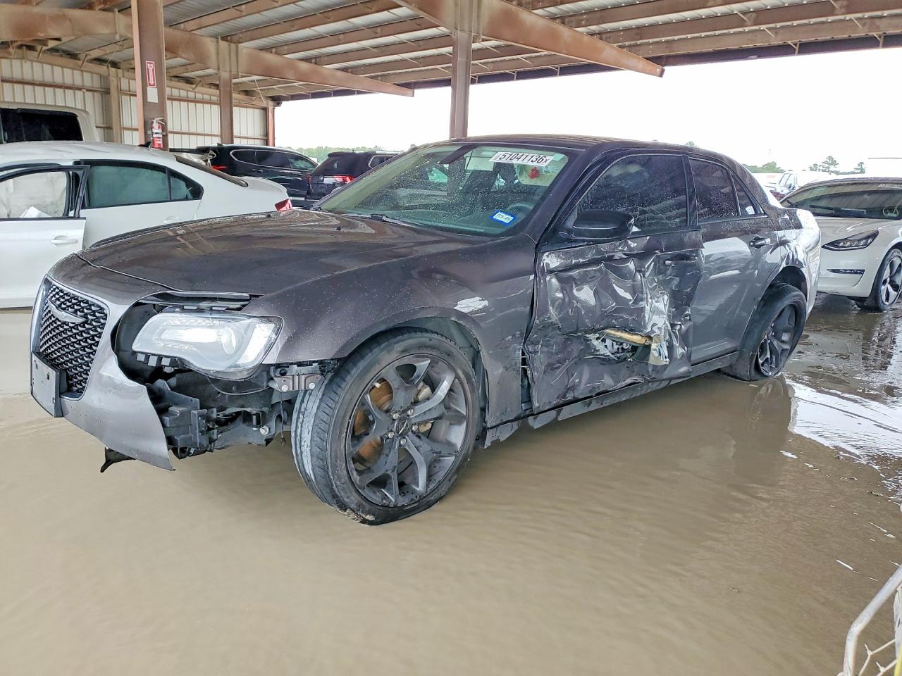 Salvage Chrysler 300 Image