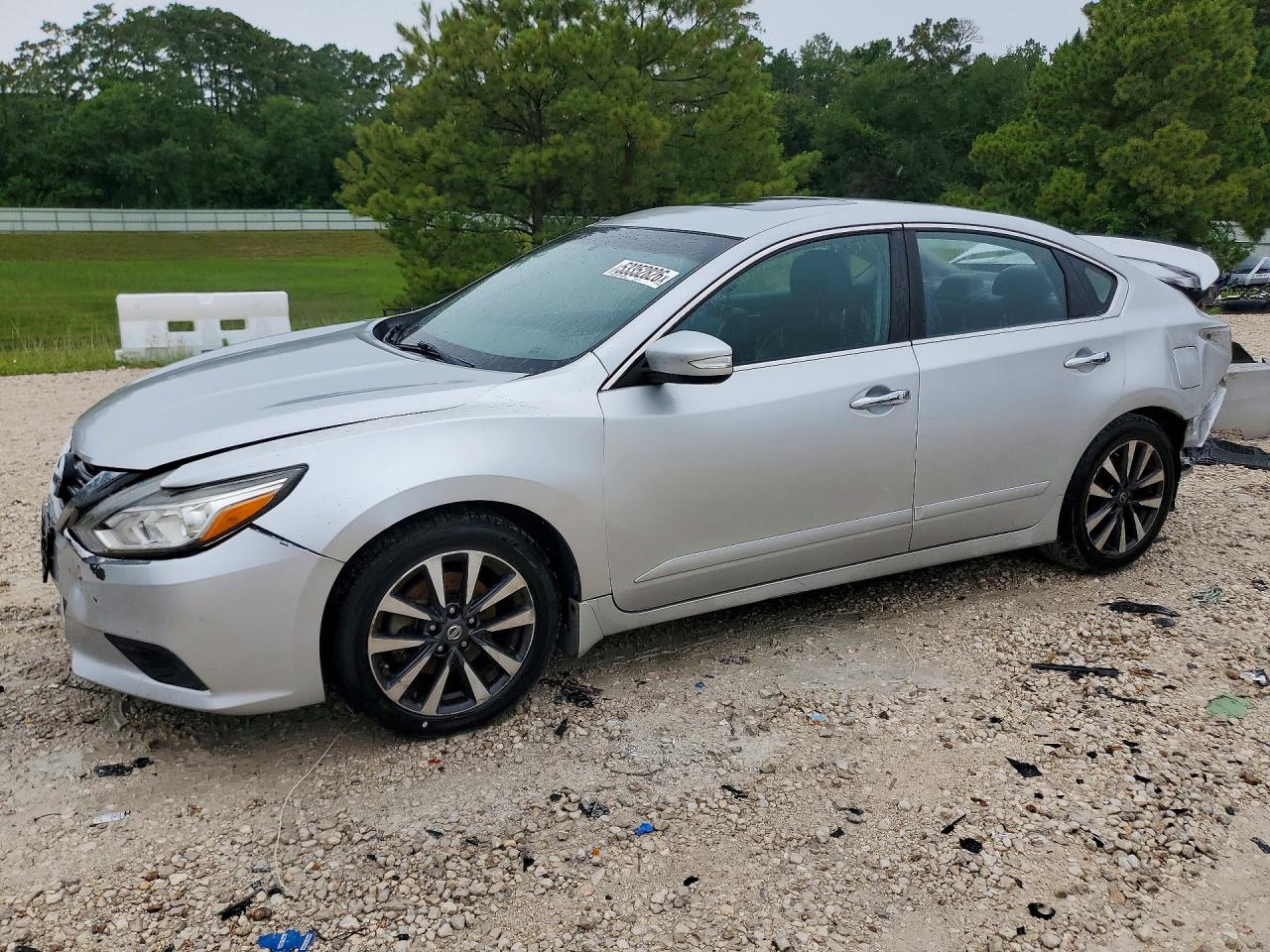Salvage Nissan Altima Image