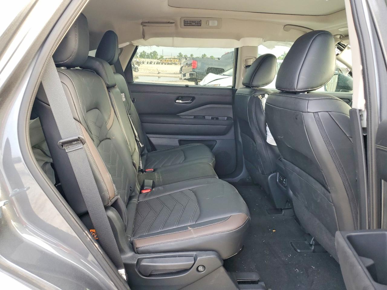 Nissan Pathfinder Platinum