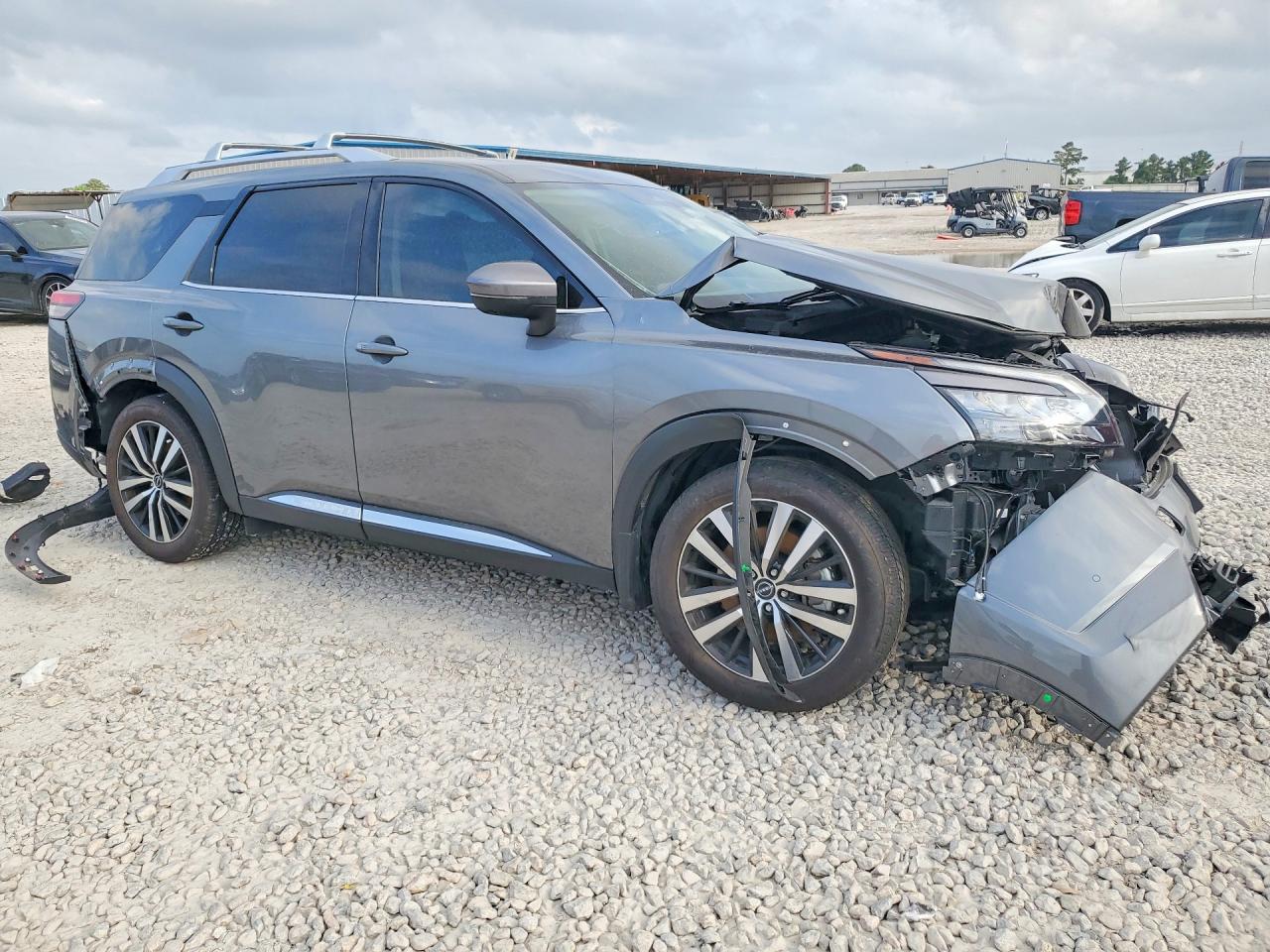 Nissan Pathfinder Platinum