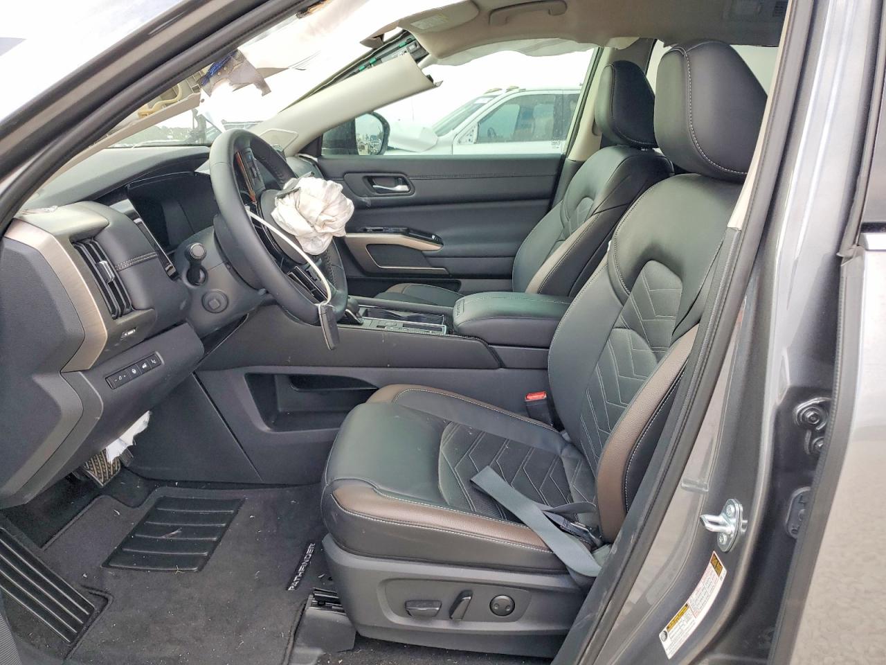Nissan Pathfinder Platinum