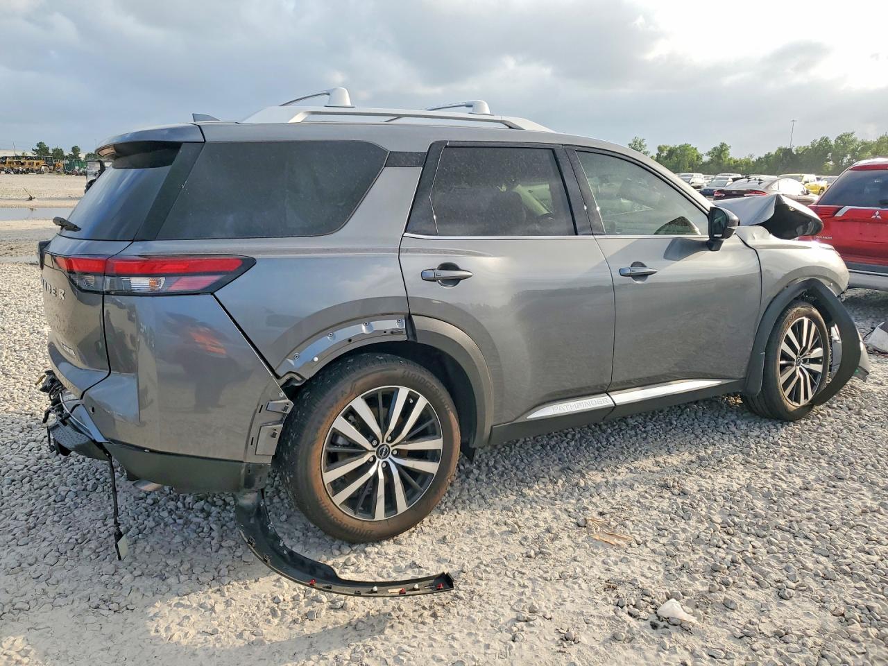 Nissan Pathfinder Platinum