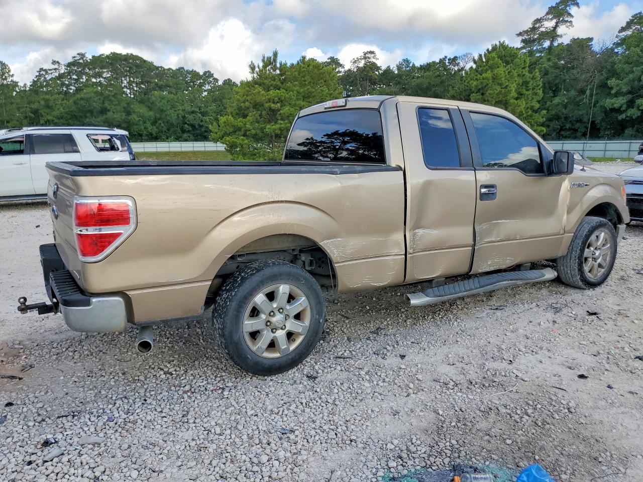 Ford F-150 Super Cab