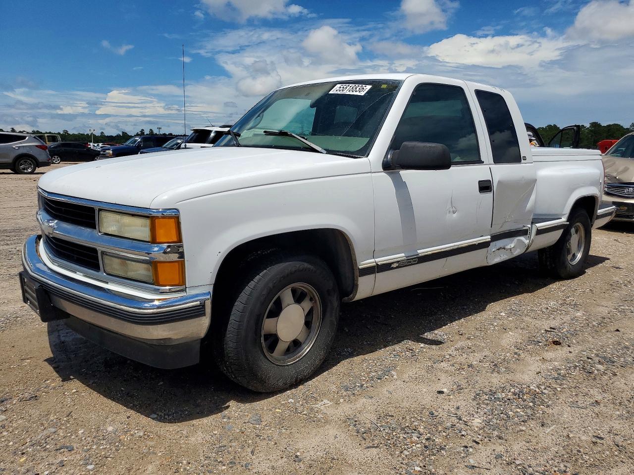 Salvage Chevrolet Silverado Image