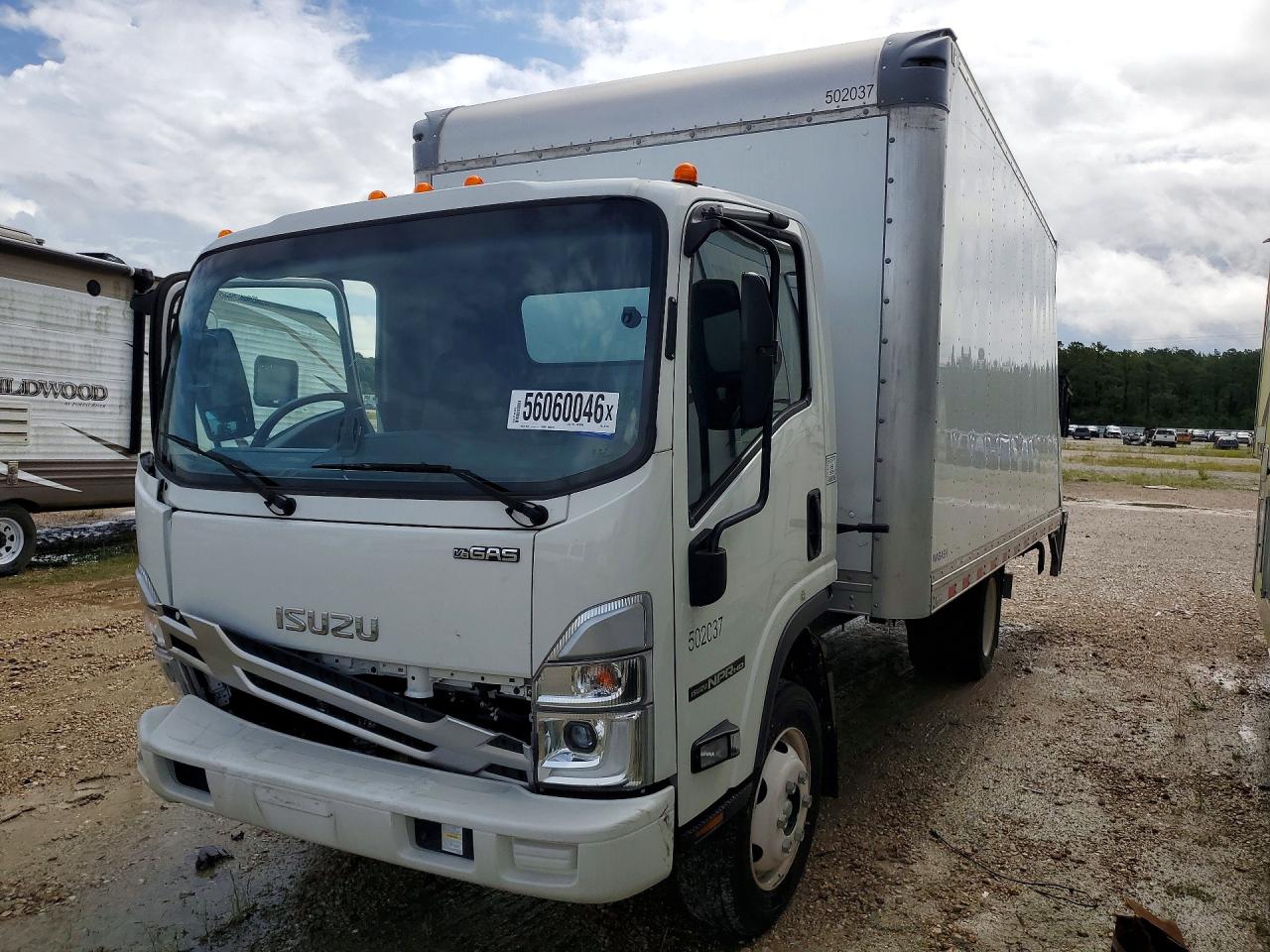 Salvage Isuzu Npr Image