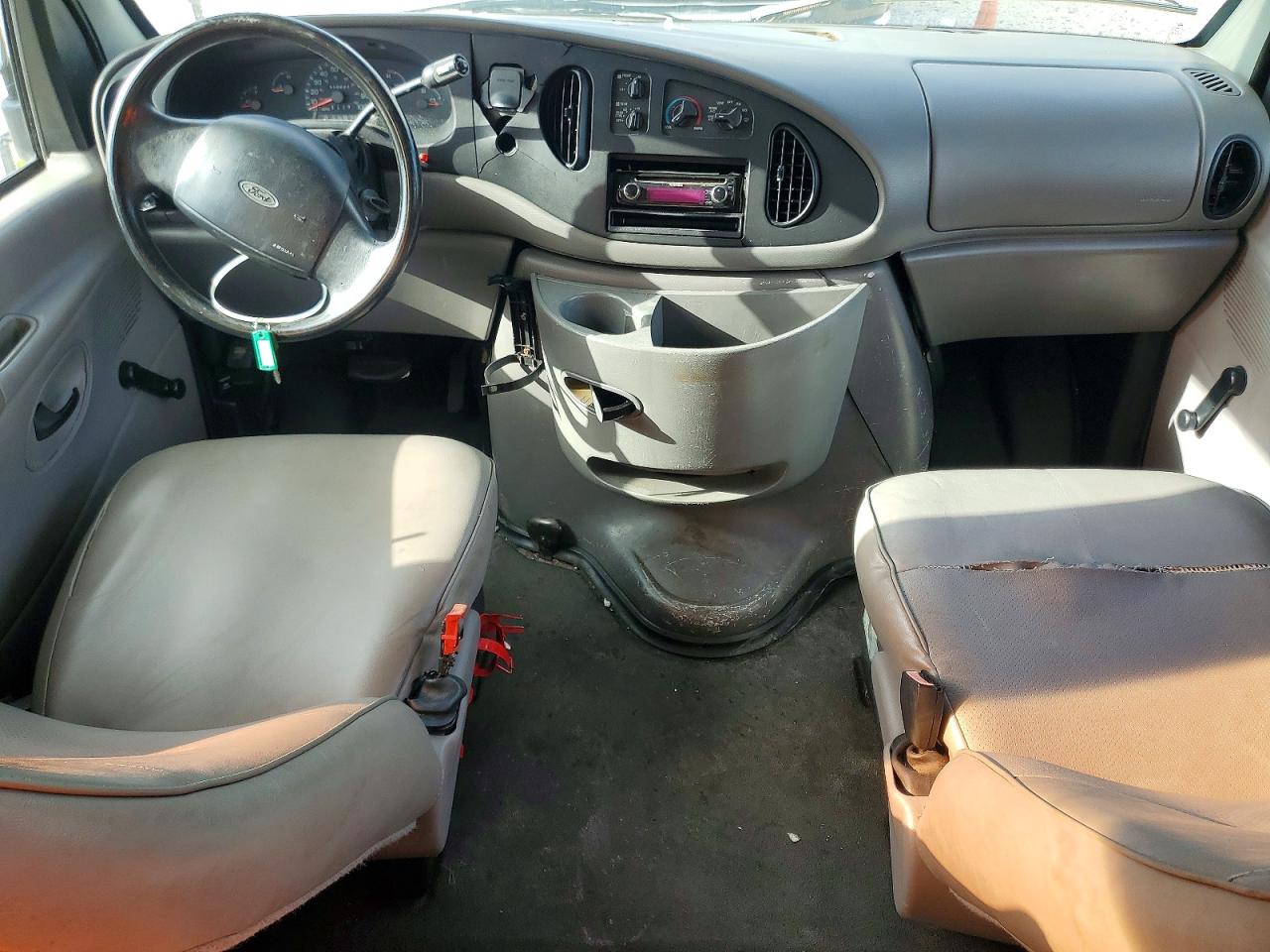 Ford Econoline E350 Super Duty