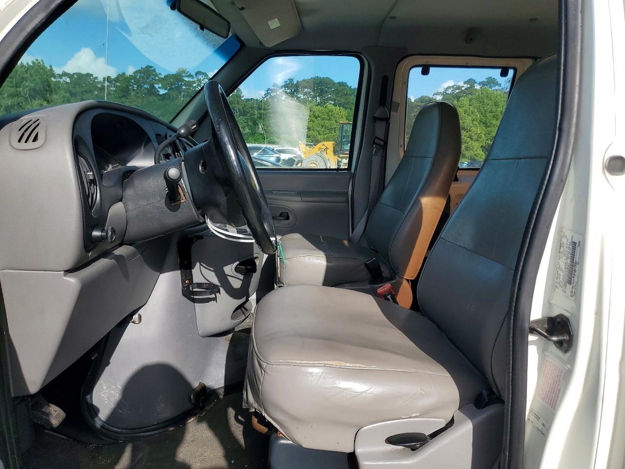 Ford Econoline E350 Super Duty