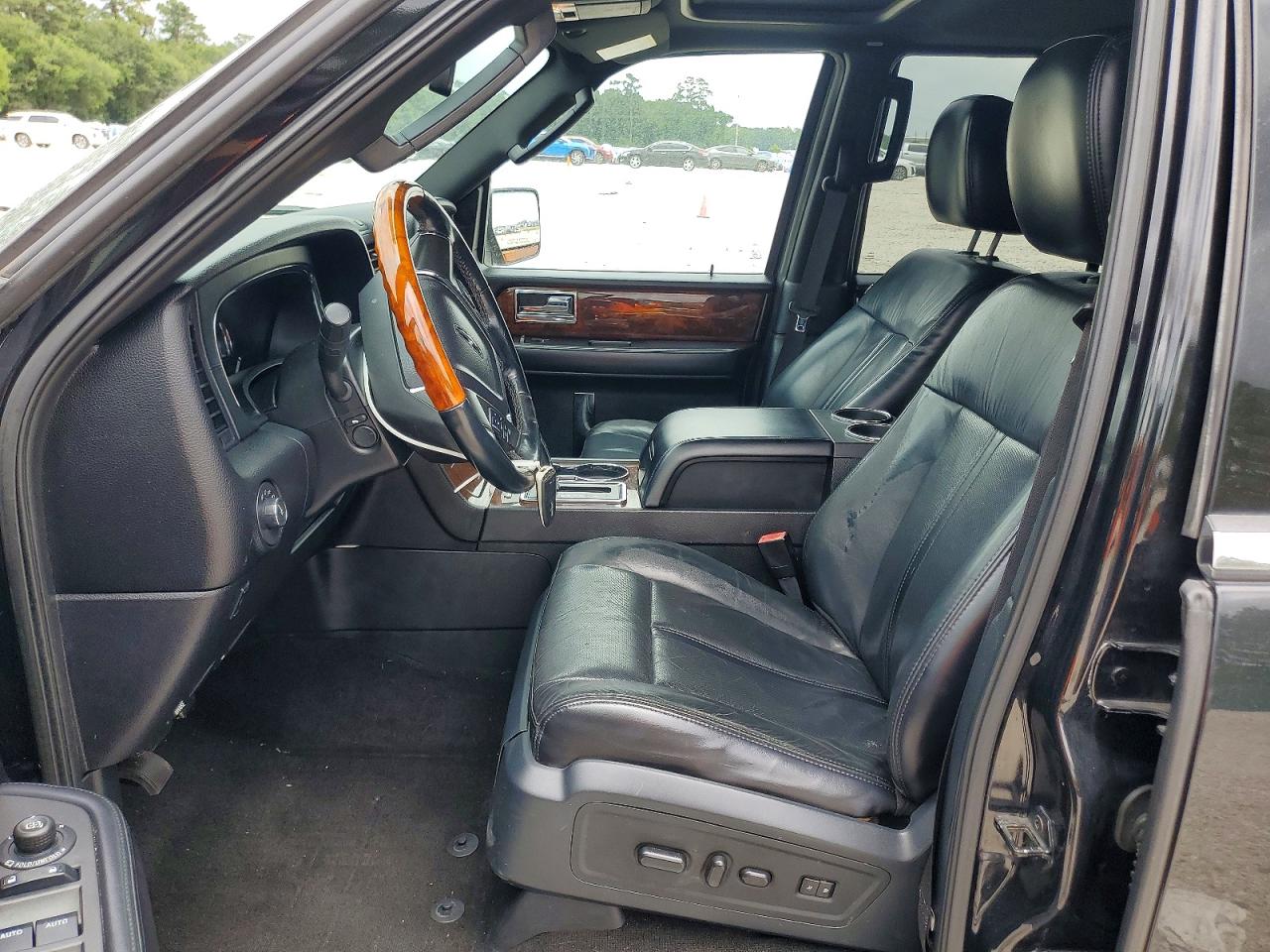 Lincoln Navigator