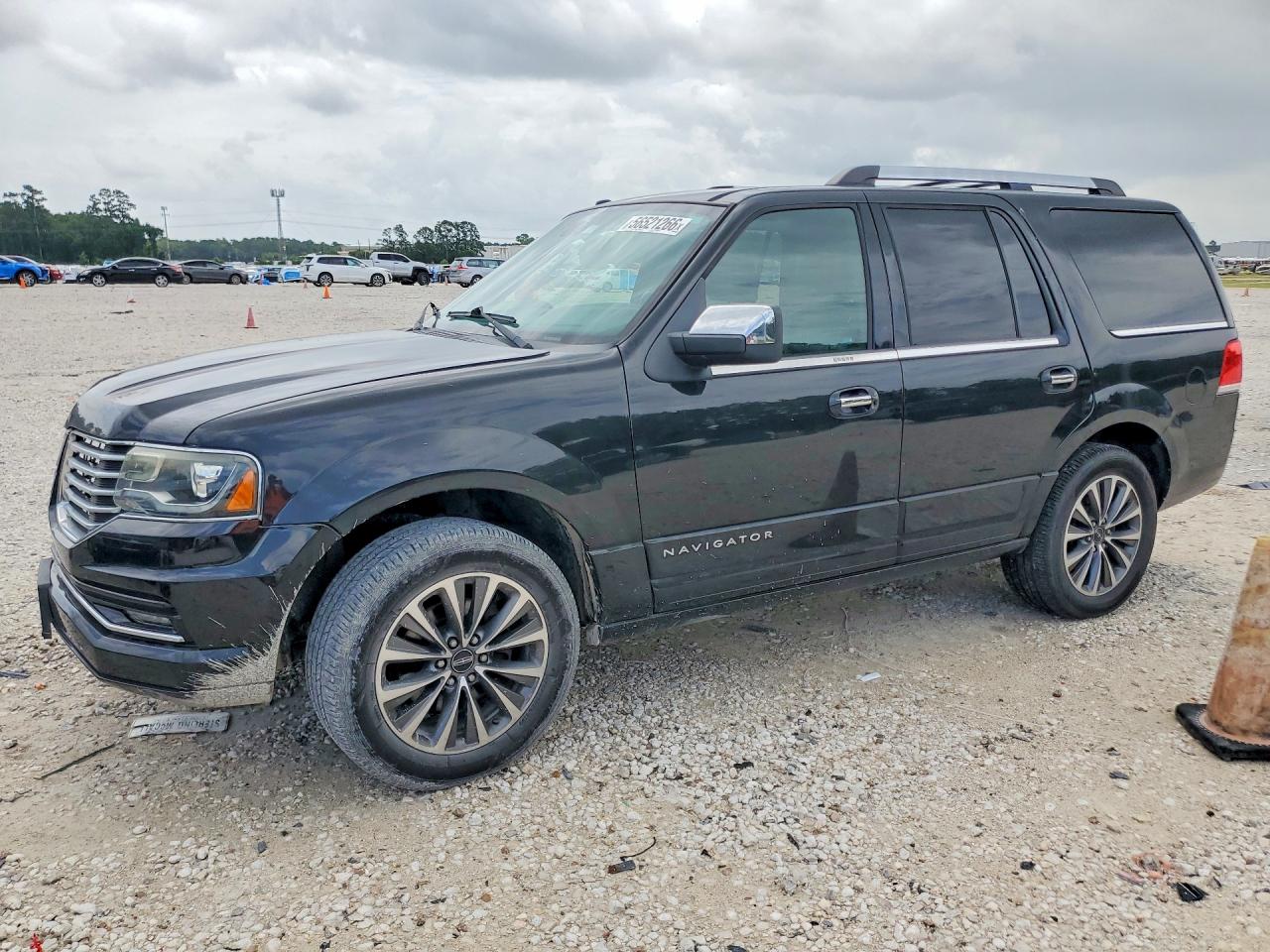 Salvage Lincoln Navigator Image