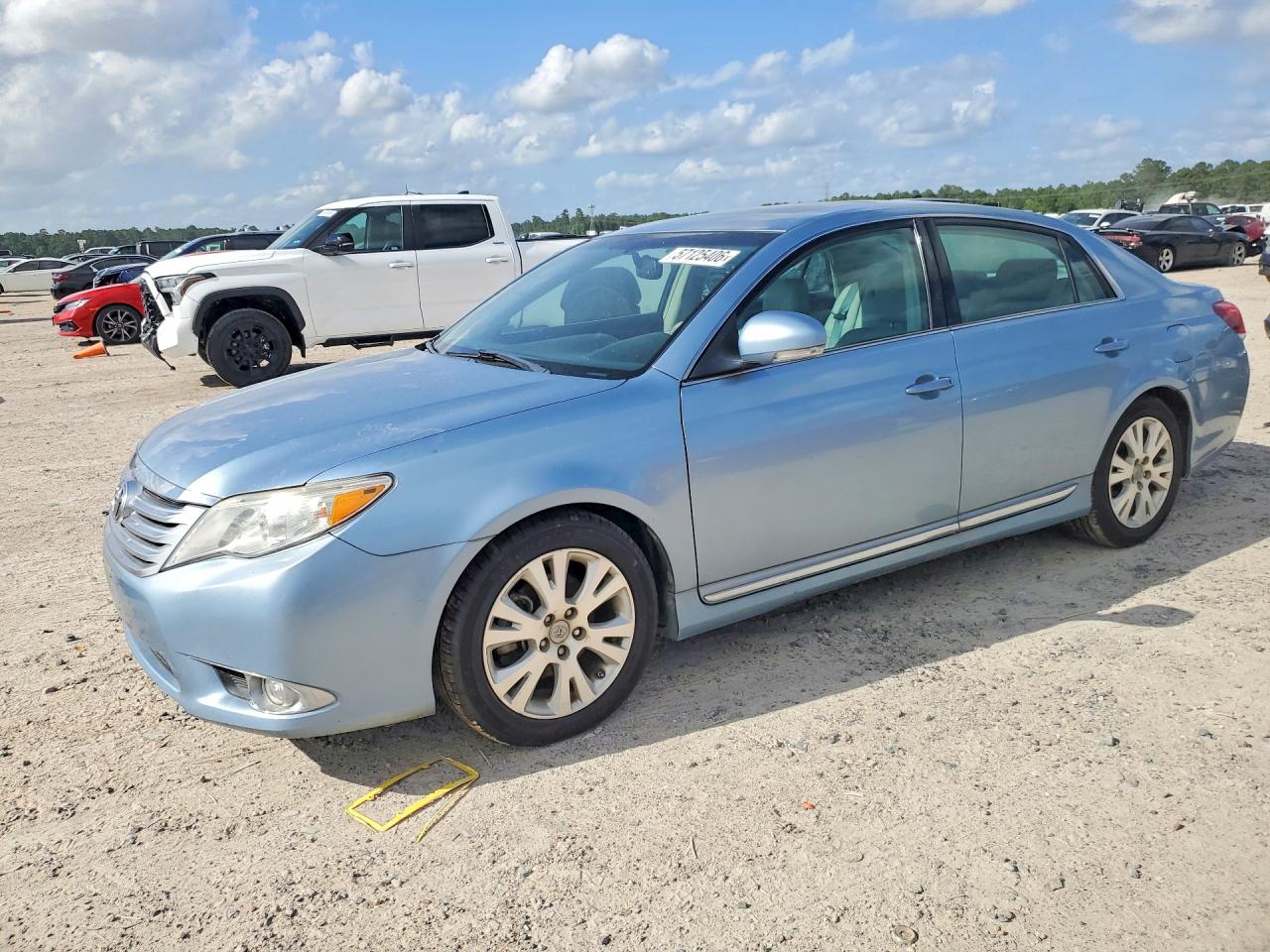 Salvage Toyota Avalon Image