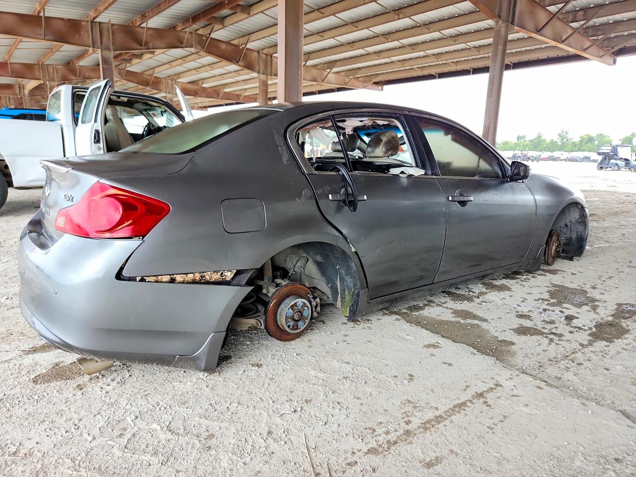 INFINITI G37