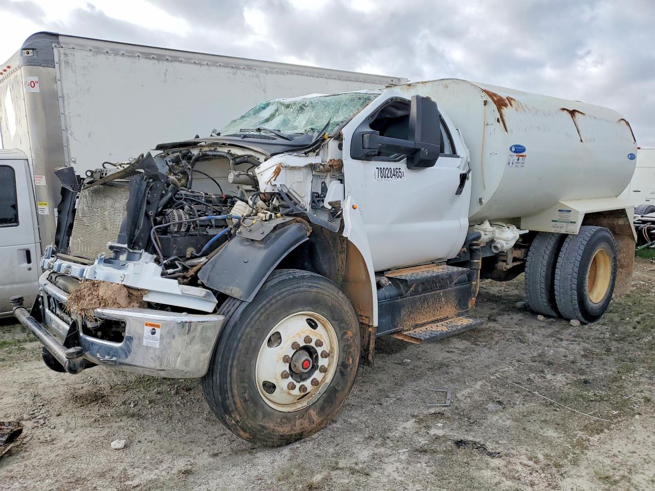 Salvage Ford F750 Supe Image