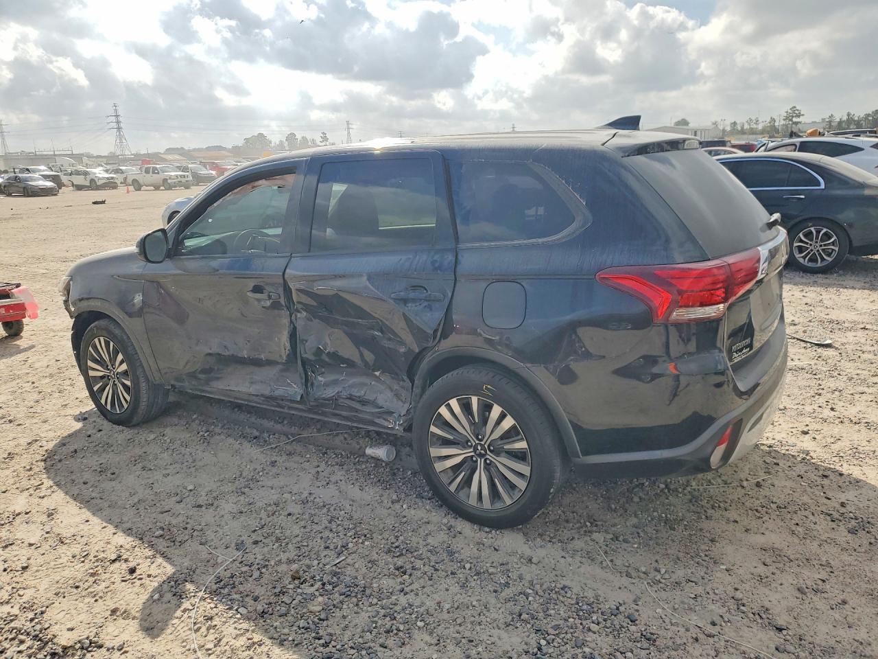 Mitsubishi Outlander Se