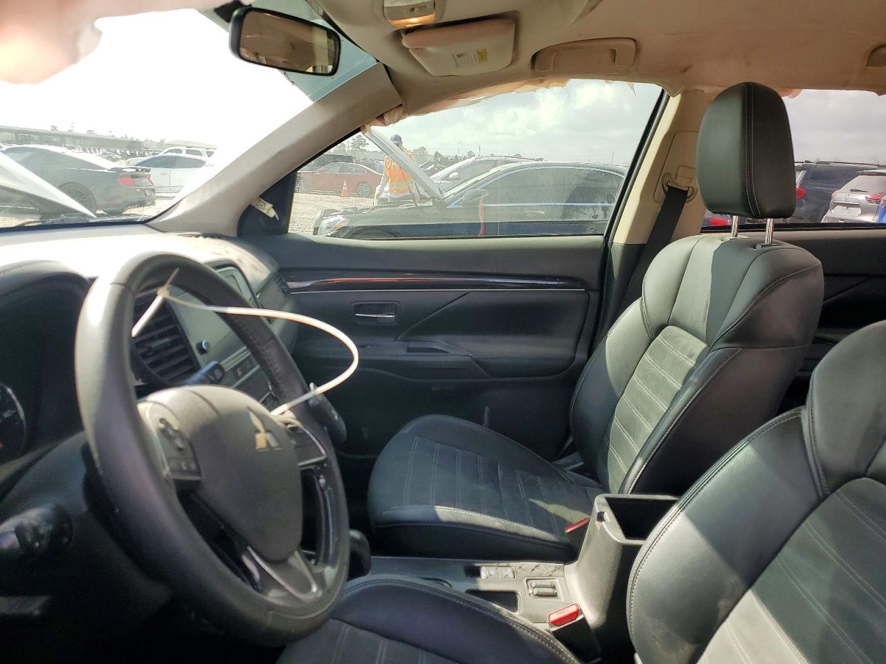 Mitsubishi Outlander Se