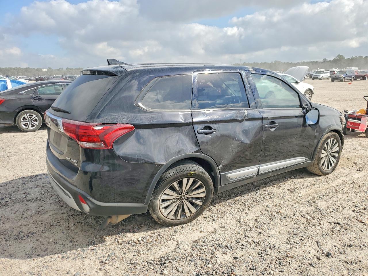 Mitsubishi Outlander Se