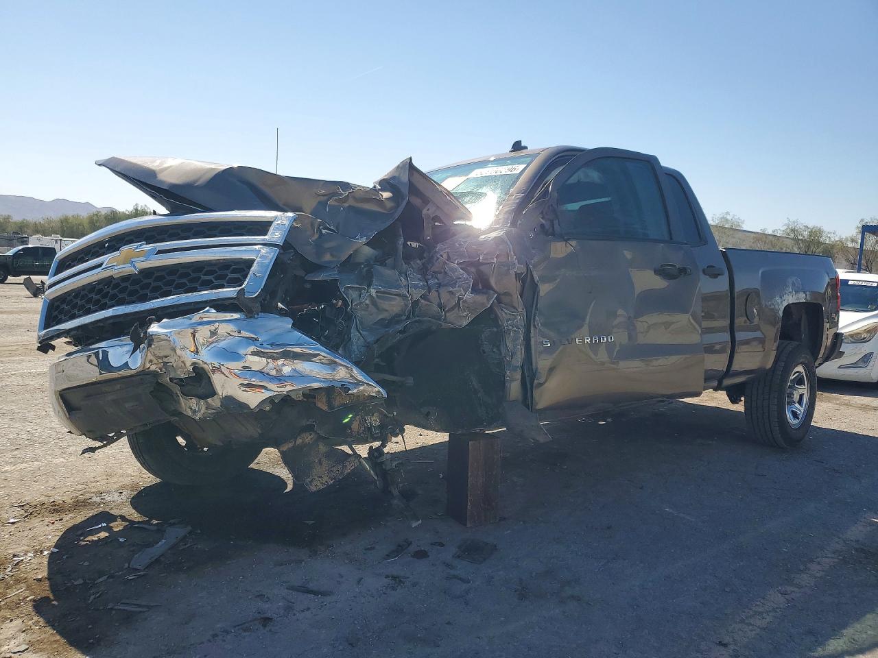 Salvage Chevrolet Silverado Image