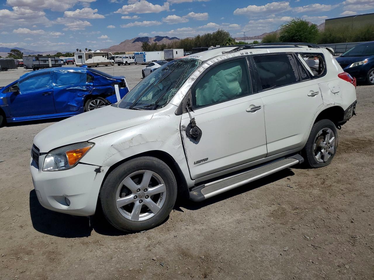 Salvage Toyota RAV4 Image