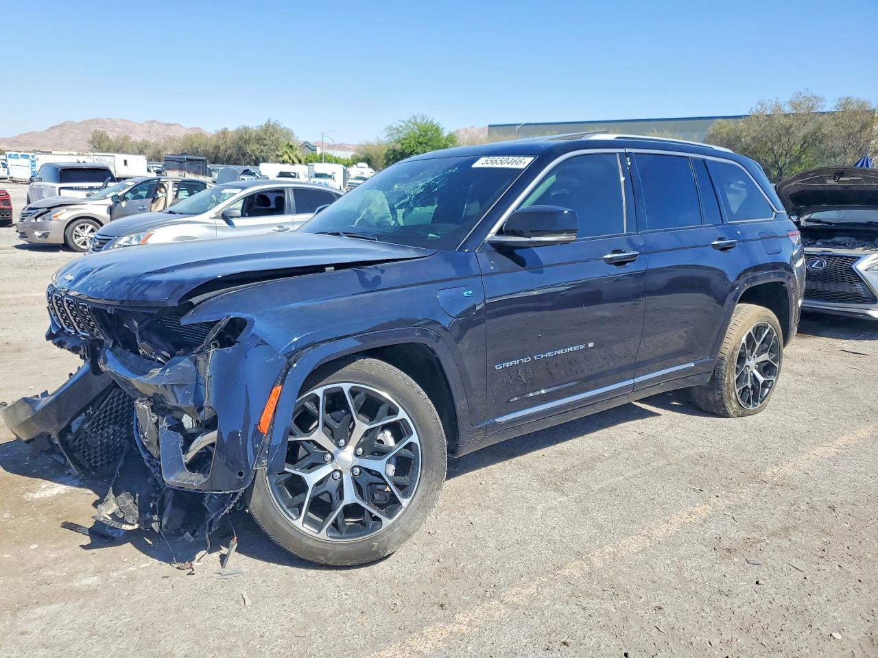 Salvage Jeep Cherokee Image