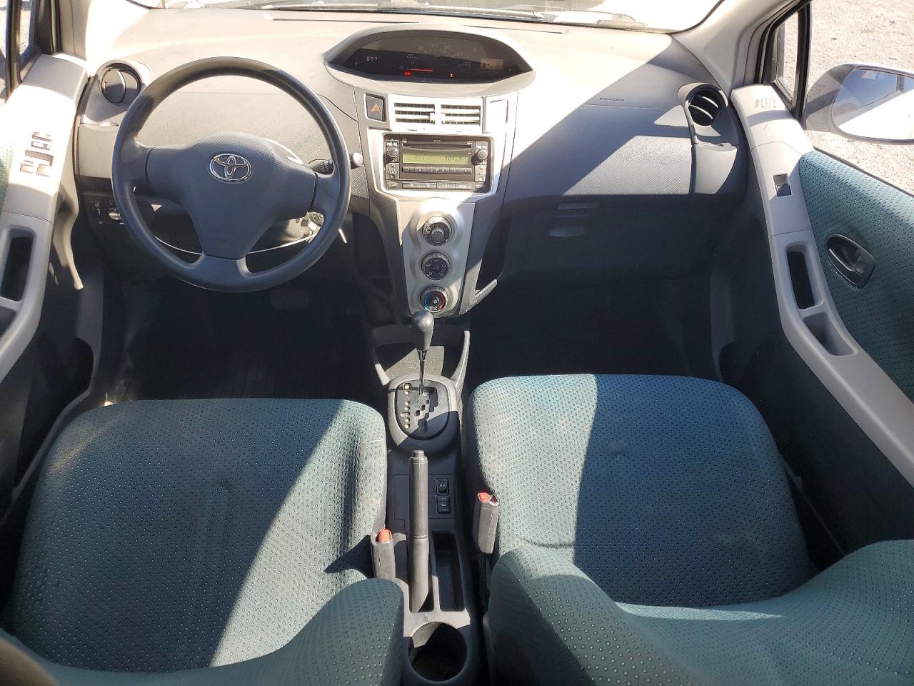 Toyota Yaris Base