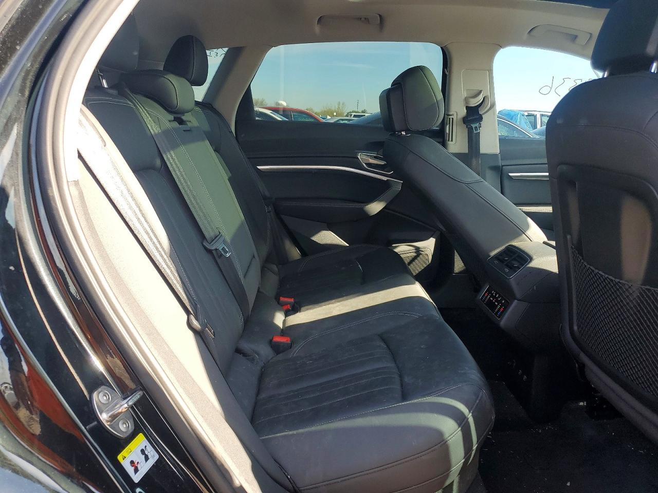 Audi e-tron Premium