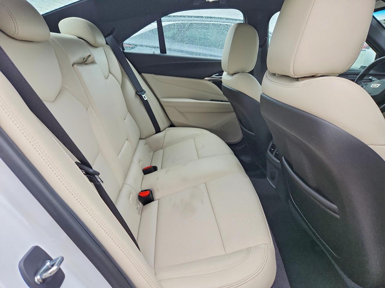 Cadillac CT4 Premium Luxury