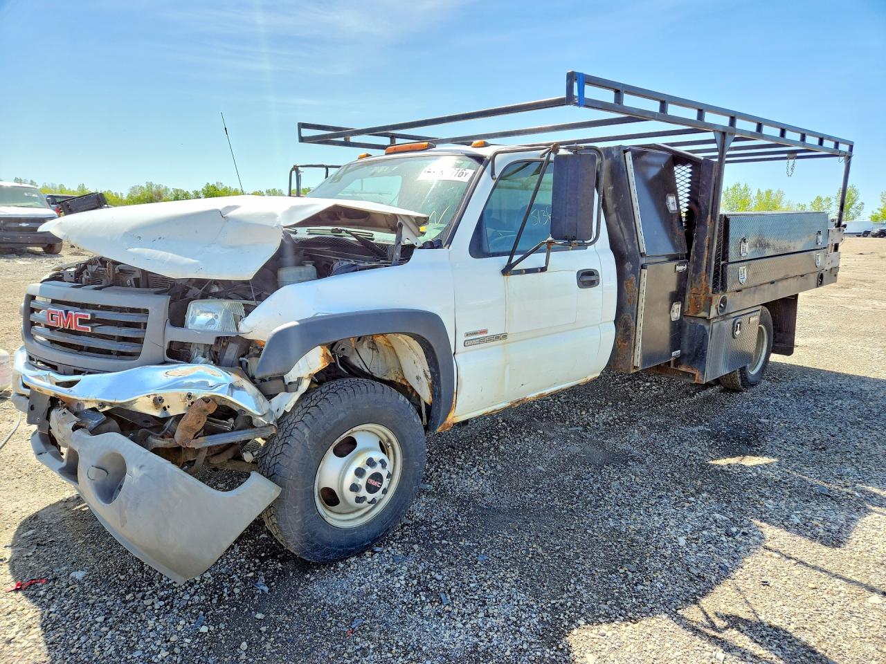 Salvage GMC Sierra Image