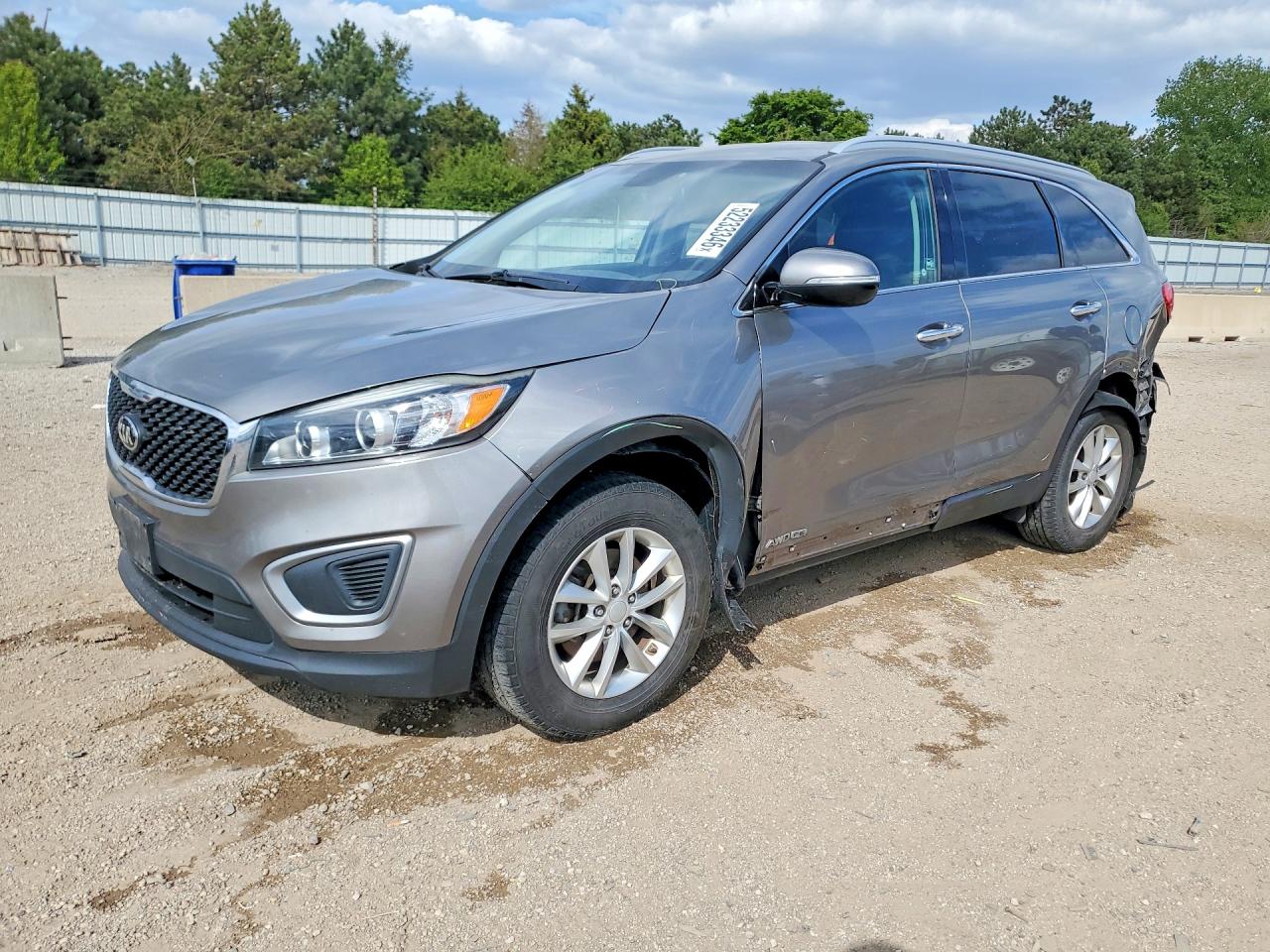 Salvage Kia Sorento Image