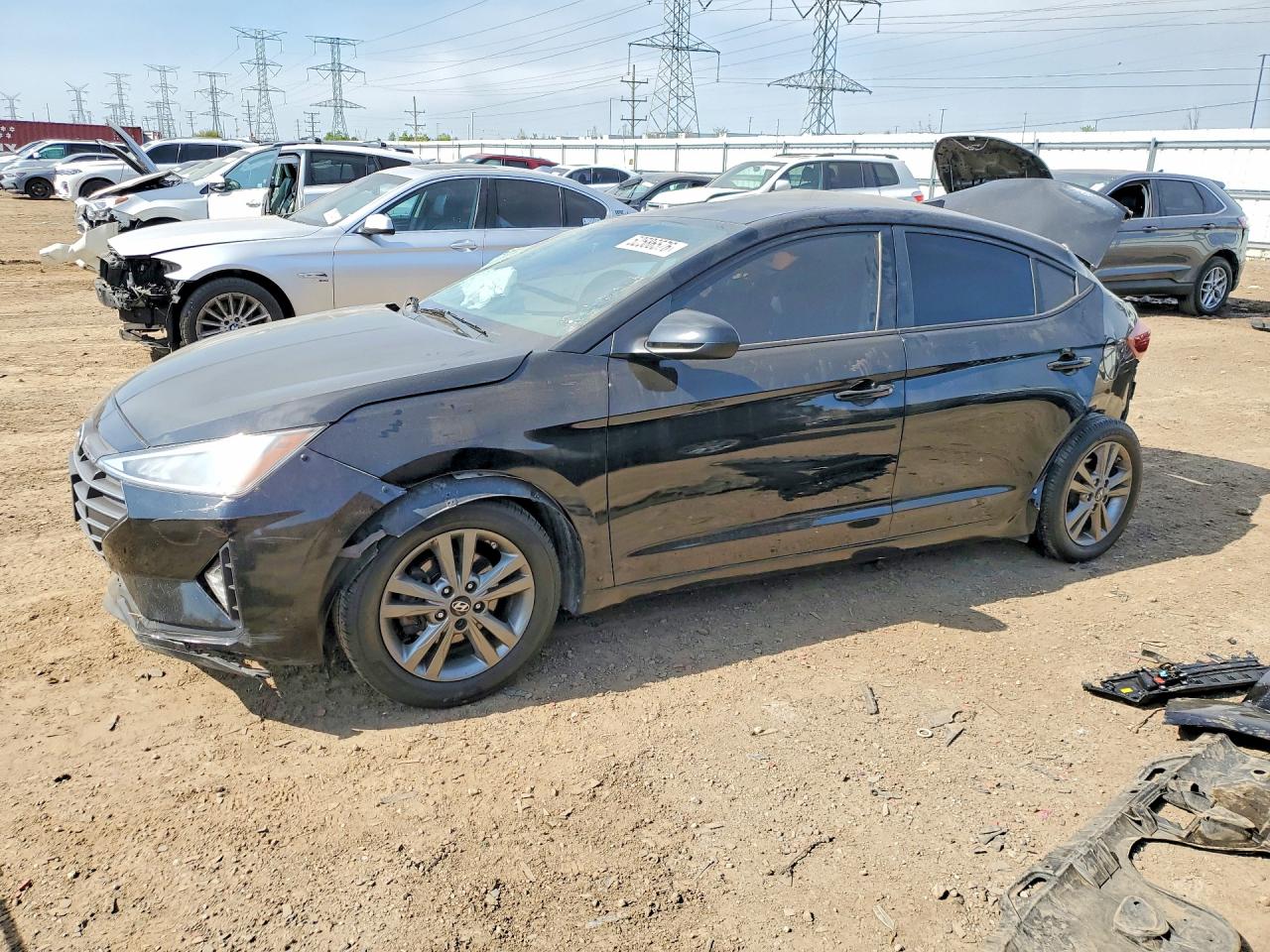 Salvage Hyundai ELANTRA Image