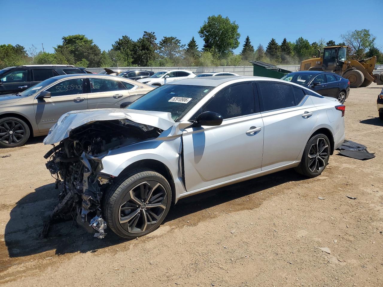 Salvage Nissan Altima Image