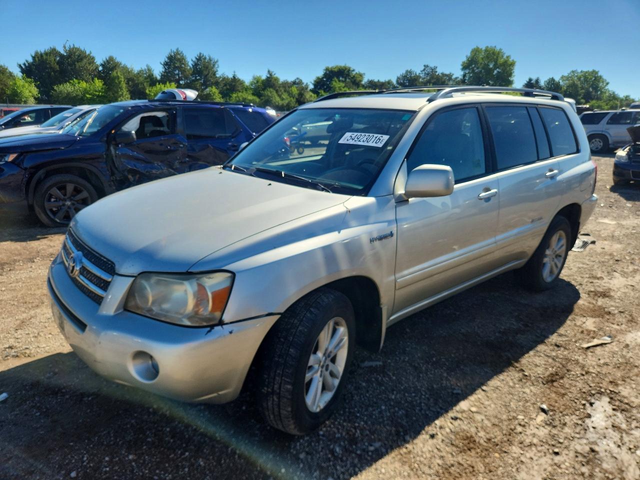 Salvage Toyota Highlander Image