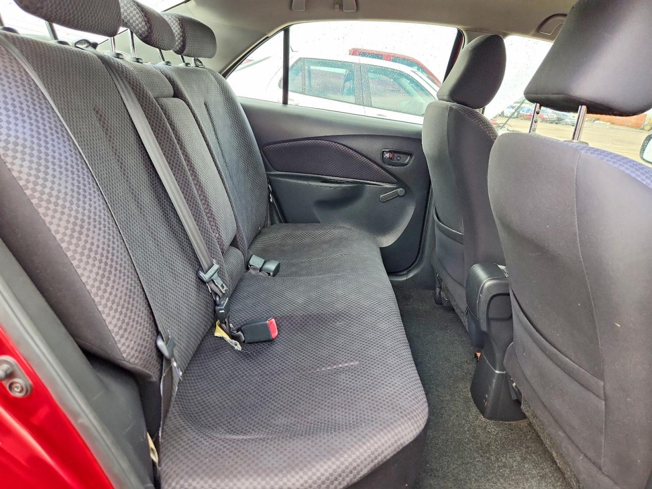 Toyota Yaris Base