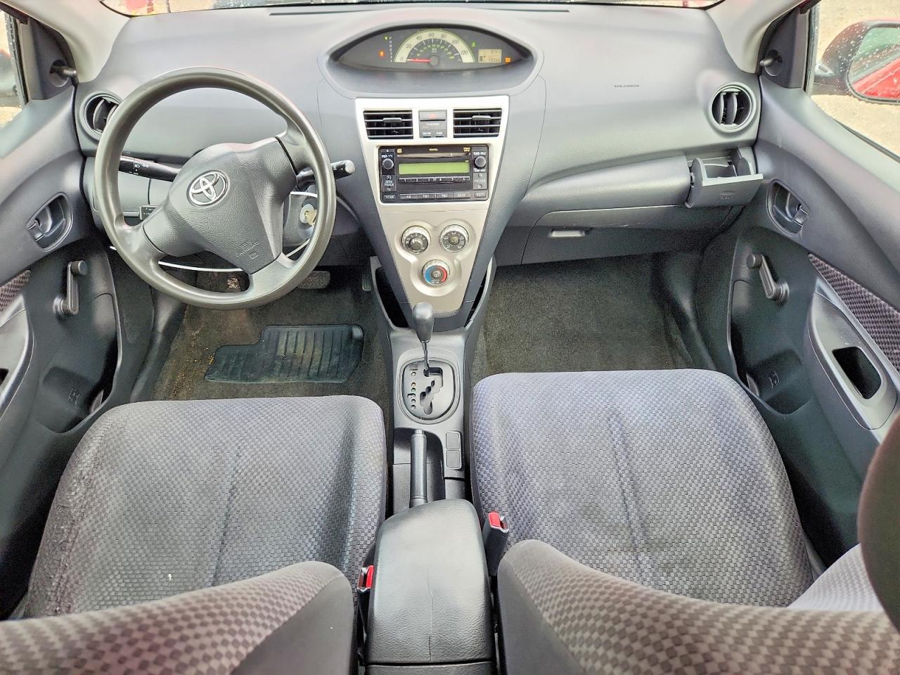 Toyota Yaris Base