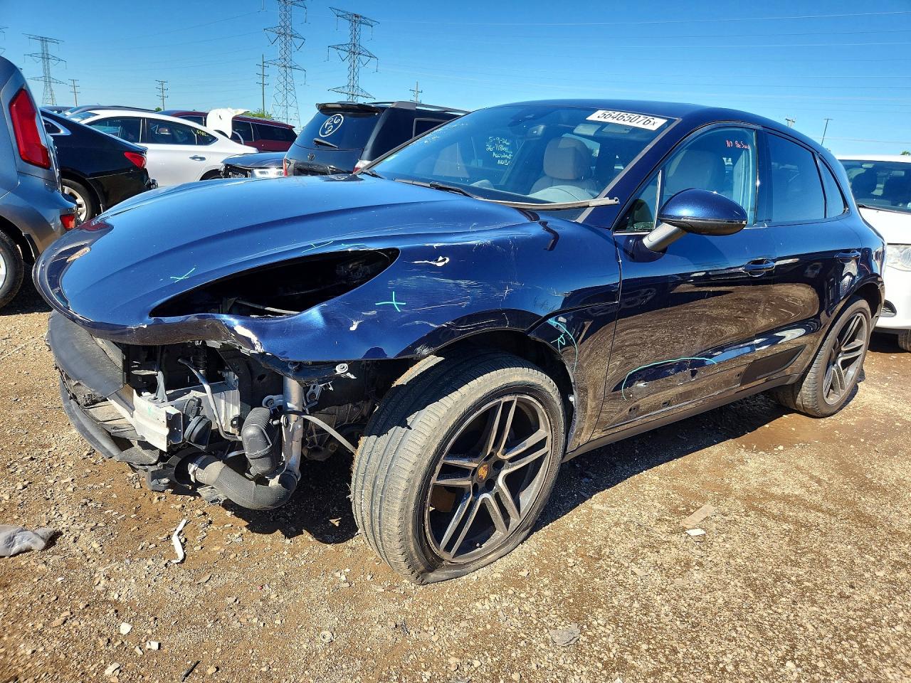 Salvage Porsche Macan Image