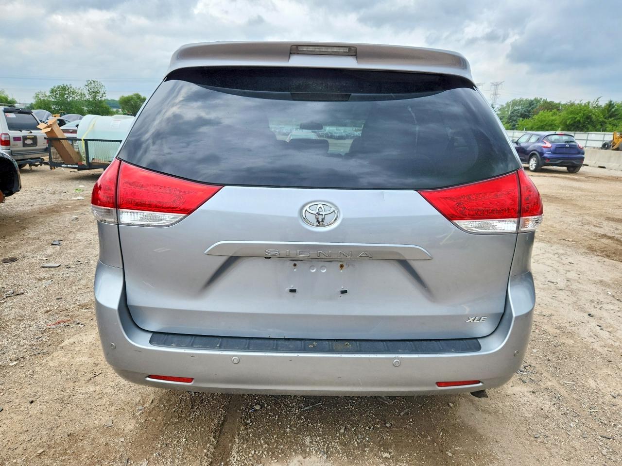 Toyota Sienna Xle 8-passenger