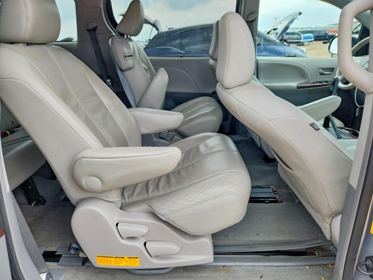Toyota Sienna Xle 8-passenger