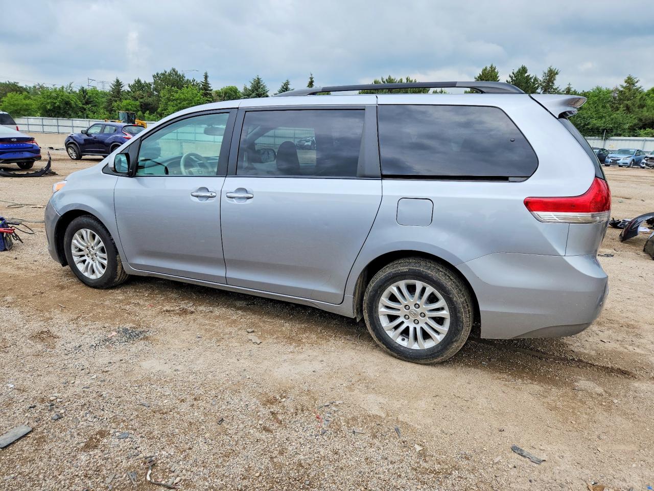 Toyota Sienna Xle 8-passenger