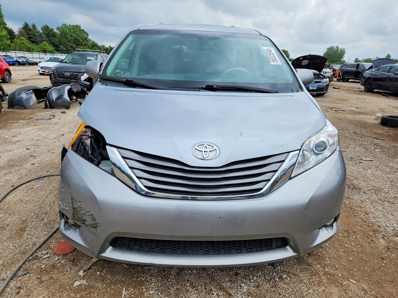 Toyota Sienna Xle 8-passenger