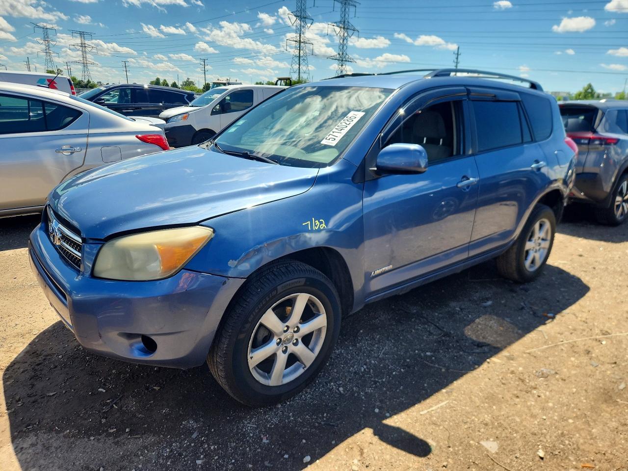 Salvage Toyota RAV4 Image