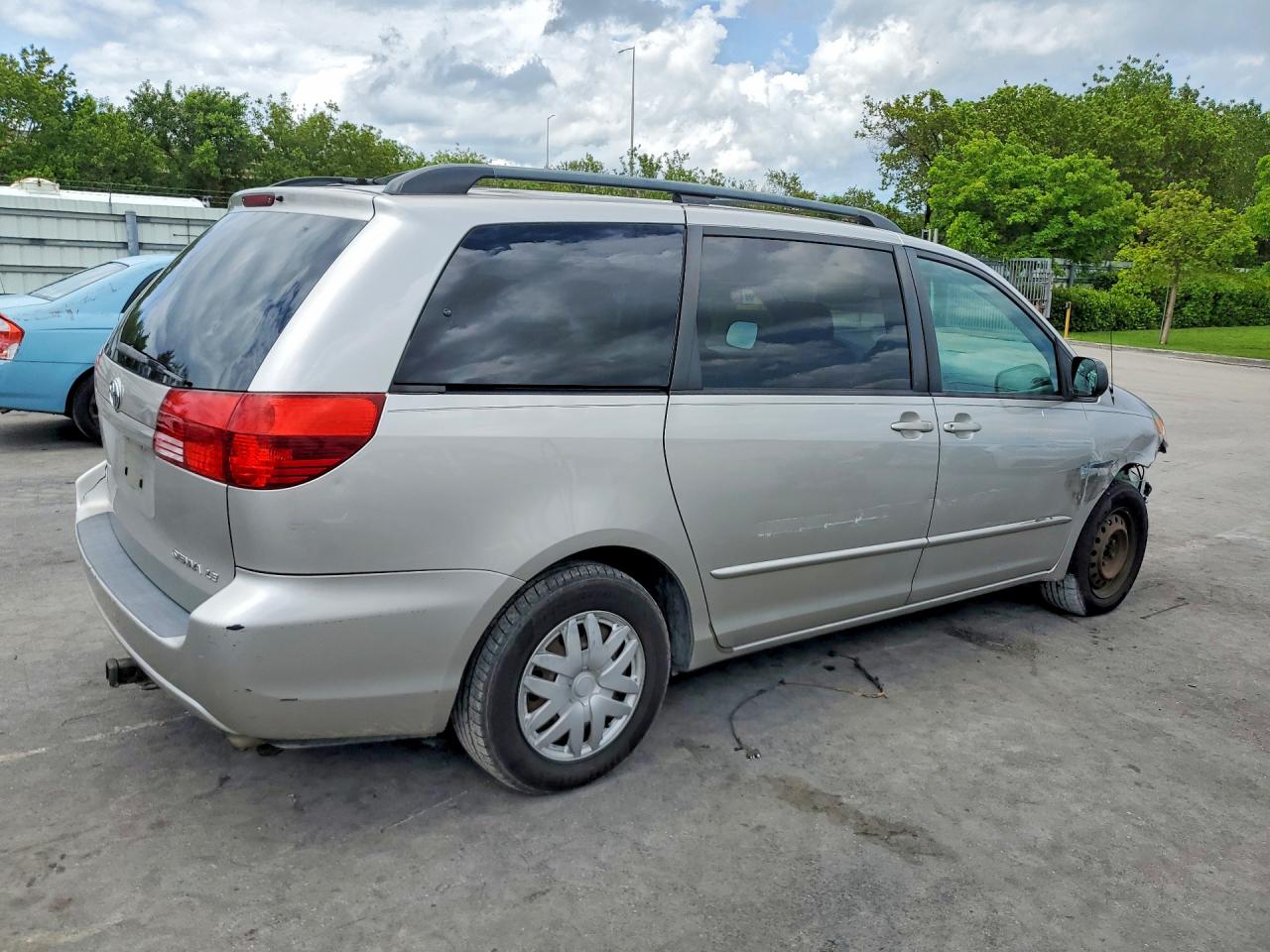 Toyota Sienna Le 7 Passenger