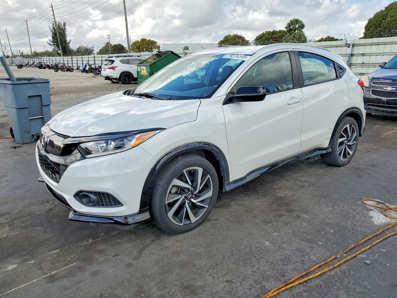 Salvage Honda HR-V Image