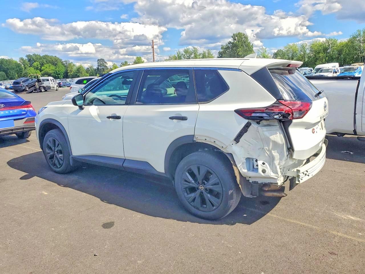 Nissan Rogue S