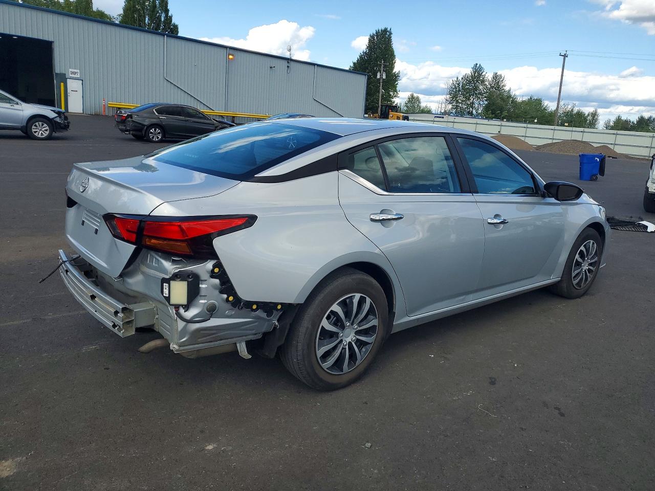 Nissan Altima S
