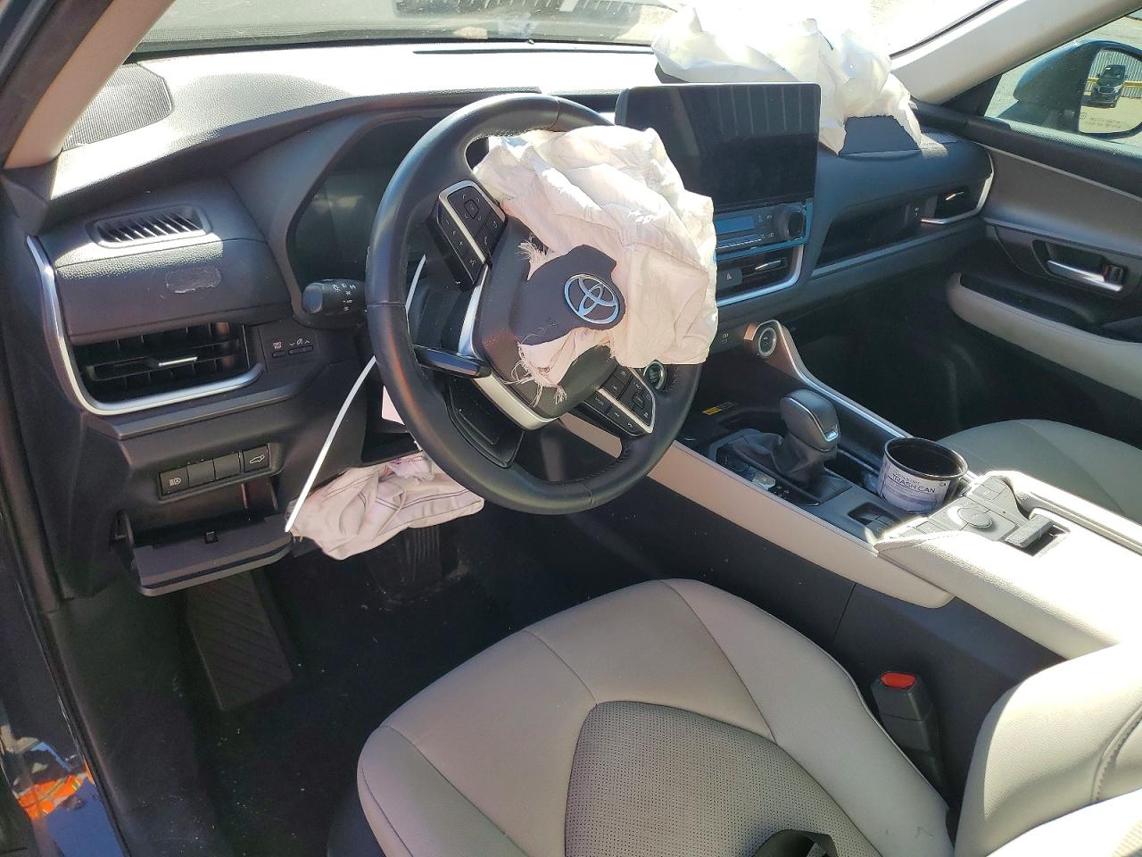 Toyota Grand High Xle